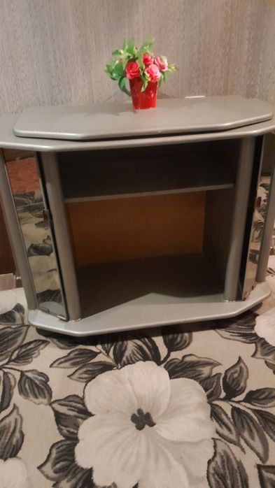 Тумбочка под телевизор