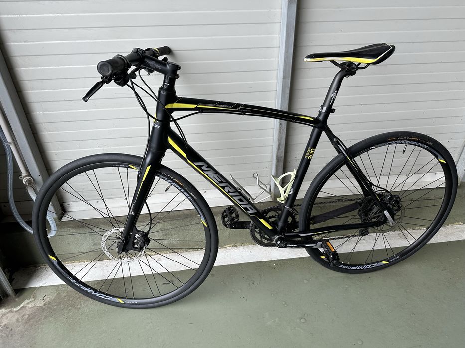 Bicicleta cursiera Merida speeder