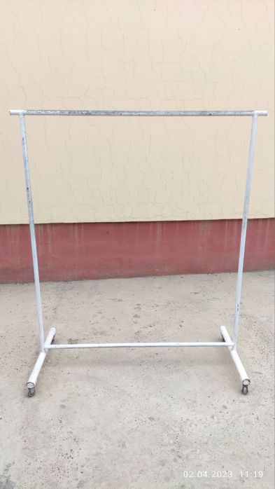 Стеллажи для одежды и обуви в отличном состоянии