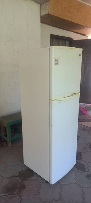 Холодильник сатылады