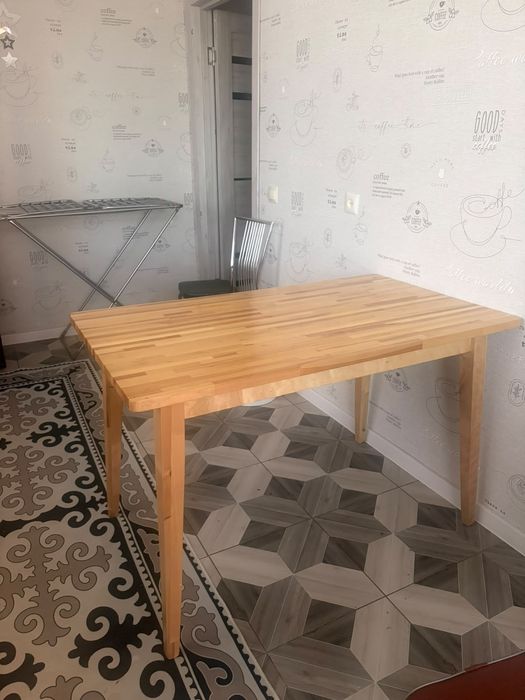 Стол кухонный деревянный