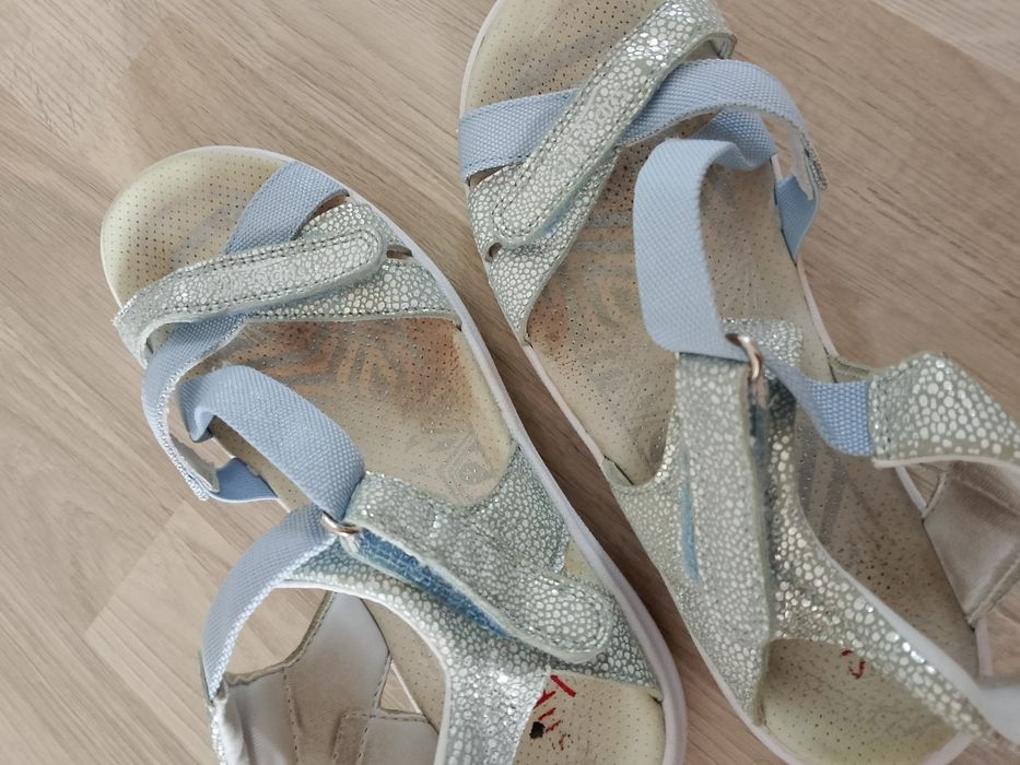 Sandale superfit