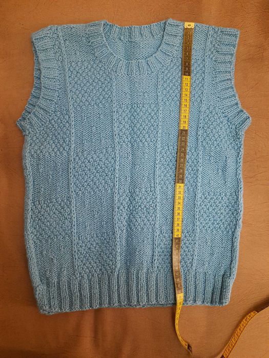 Вязаные безрукавки