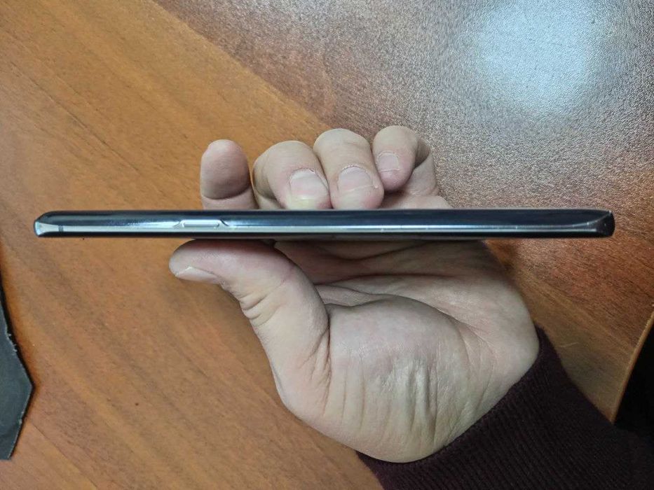 Продам Samsung Galaxy S10 5G 256гб