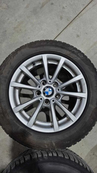 Set 4 jante originale BMW + anvelope iarnă Pirelli Sottozero 3
