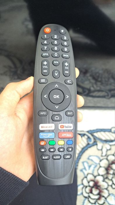 Televizor 32 QLED smart sotiladi.