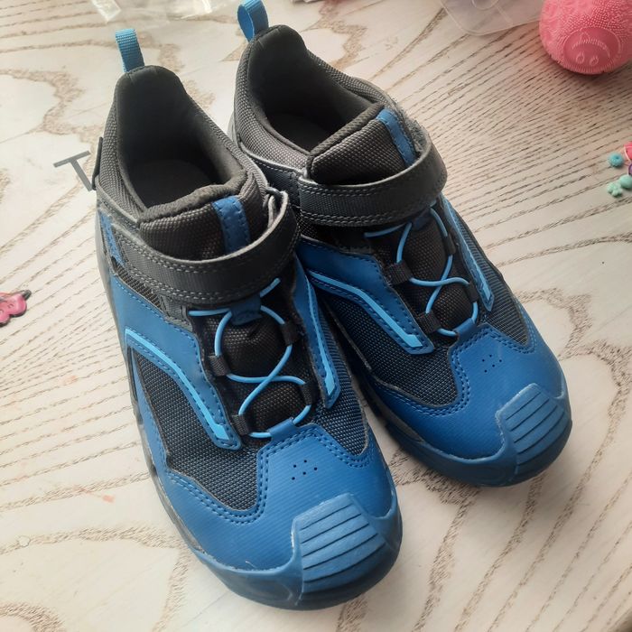 Adidasi, pantofi impermeabili drumetie marime 33