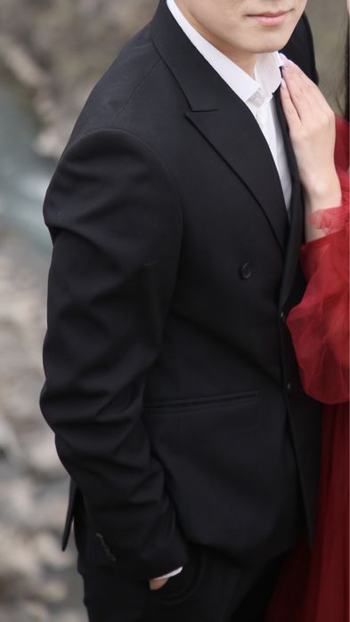 Черный костюм