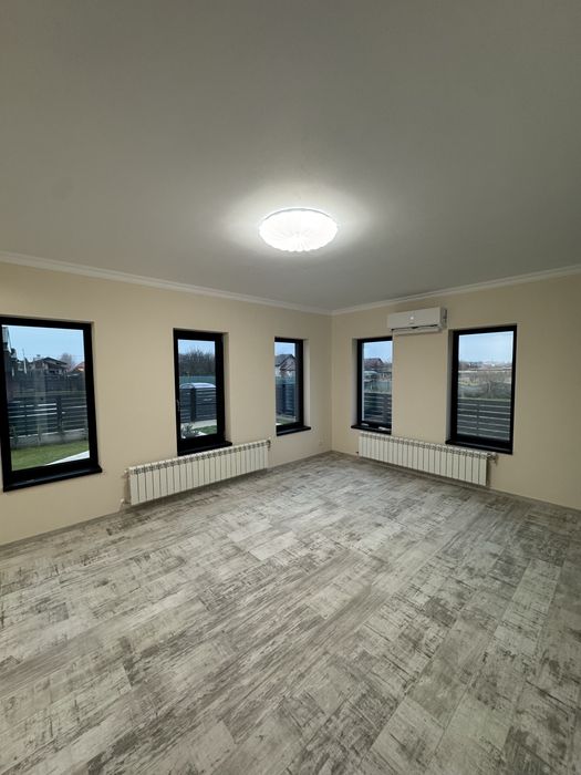 Vând casa individuală