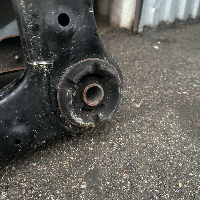 Передная Балка Toyota Camry 40