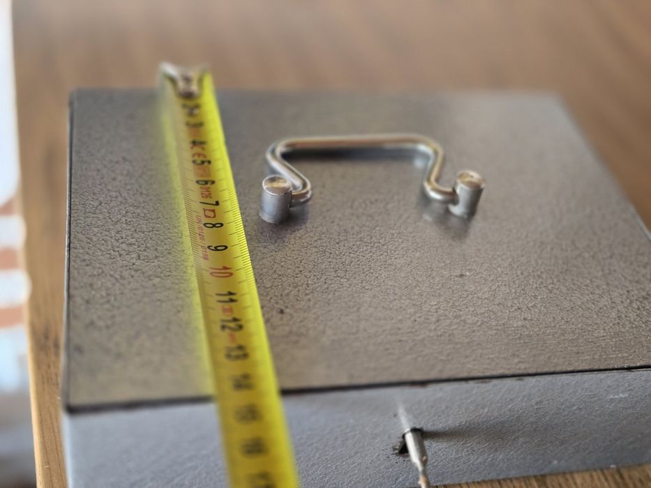 Метална кутия за пари и бижута