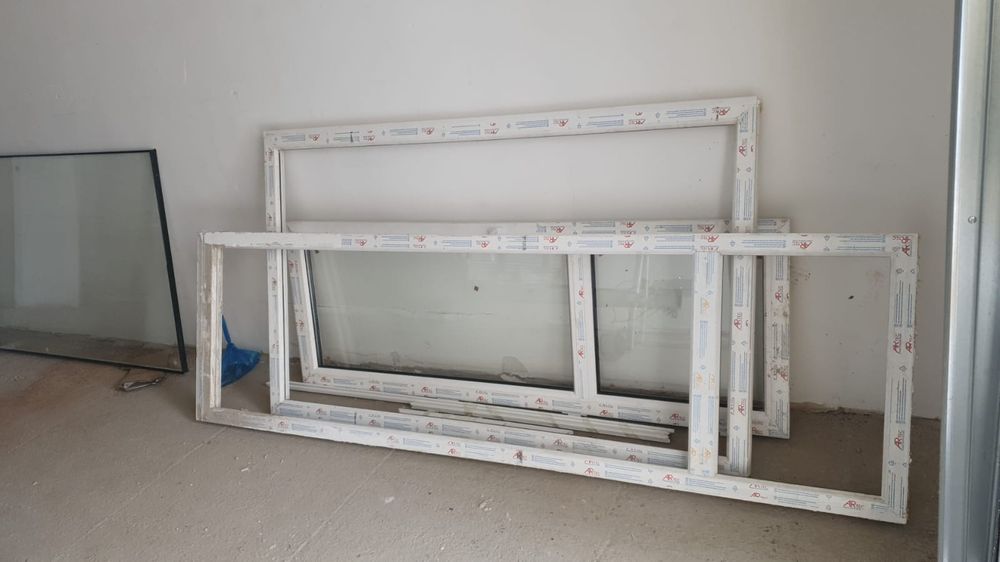 Пластиковые окно дверь балконные .