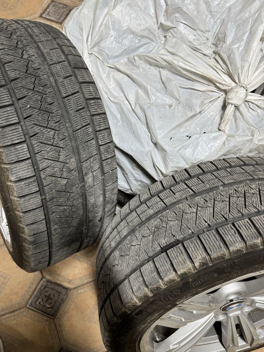 Продам диски с шинамина Бмв  R18