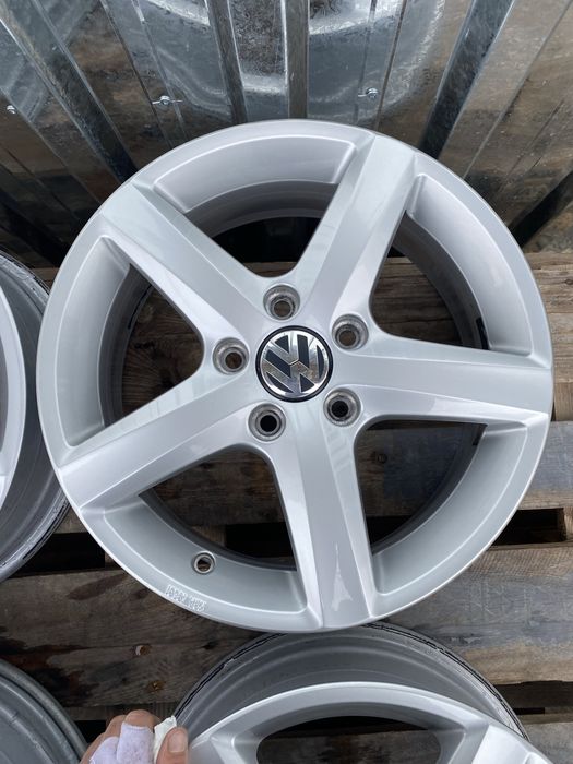 16 цола 5 х 112 мм Фолксваген Голф , Кади ,  VW Golf