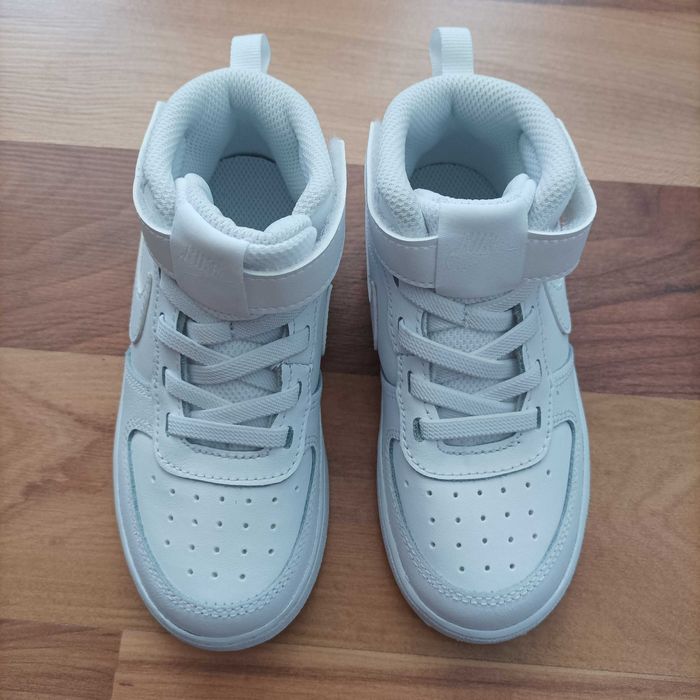 Nike нови маратонки N25,26