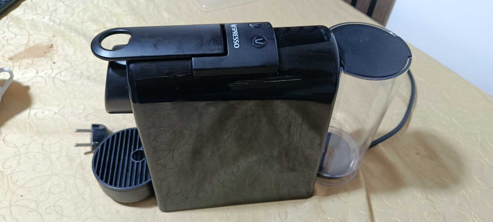 Nespresso Essenza Mini кафемашина с капсули