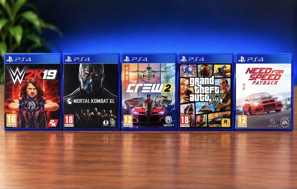 PlayStation 4 + 2 джойстика + 5 игри