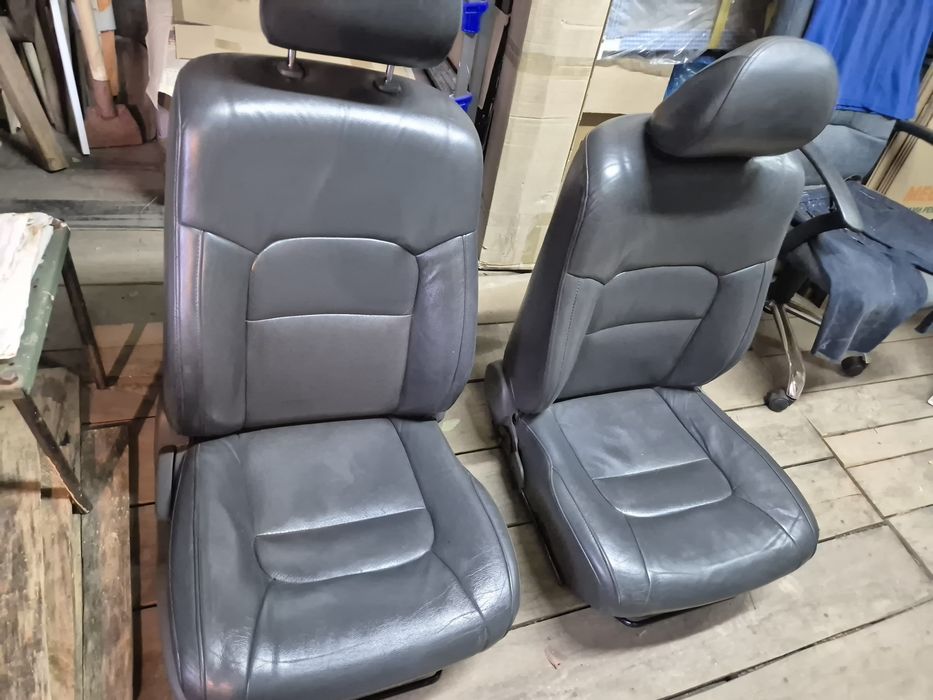 Продам сиденья от Lamd Cruiser 200,