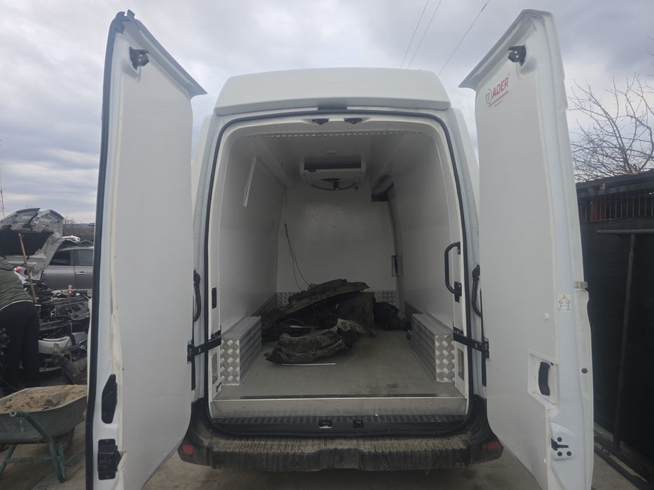 Dezmembrez Renault Master 2022