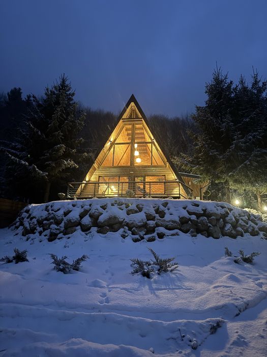 Închiriez cabana A-Frame zona Bran