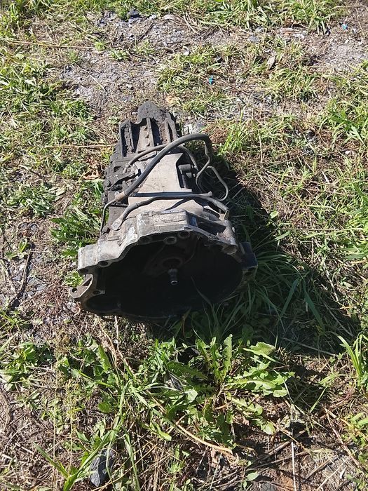 Продам КПП Ауди 80 б3 на запчасти