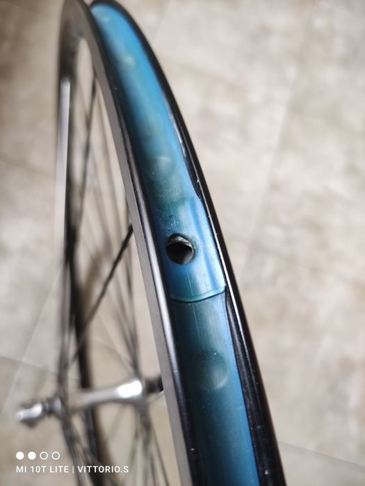 Предна шосейна капла с главина Shimano 105