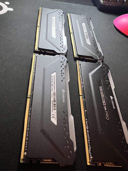Kit RAMI Vengeance Rgb PRO 64GB (4 x 16GB) DDR4 DRAM 3200MHz C16