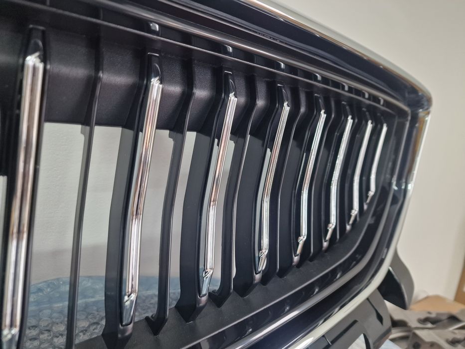 Решетка радиатора Geely Emgrand