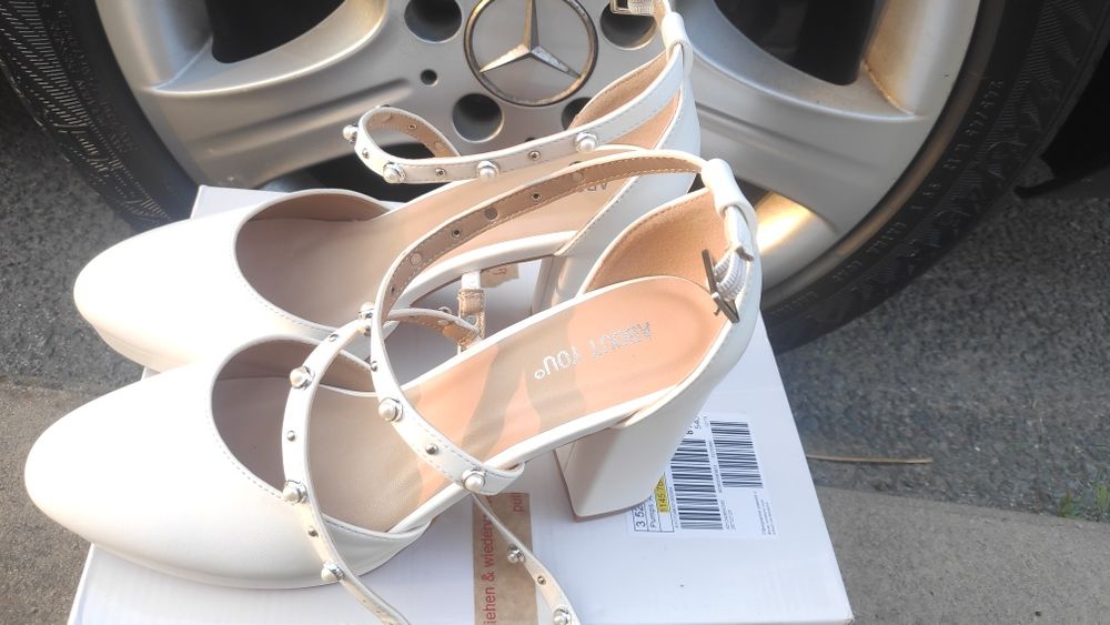 Продавам - НОВИ официални дамски обувки, номер 39