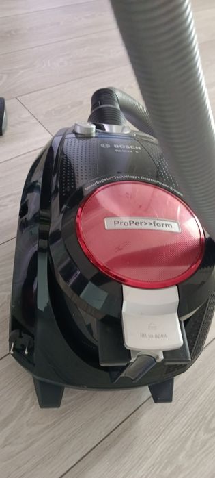 Продам пылесос Bosch б/у в отличном состоянии