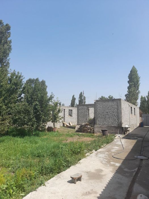 Участка сотилади 12 сотих