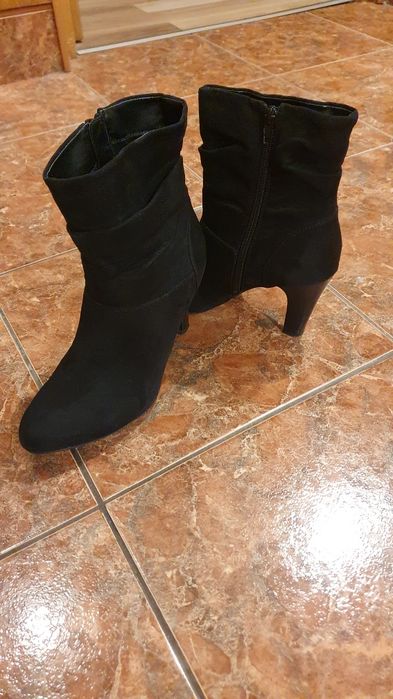 3 perechi de încălțăminte