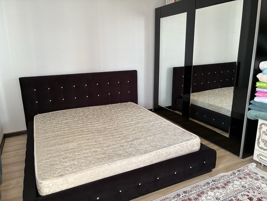 Спальный комплект (диван, сандык, шифонер)