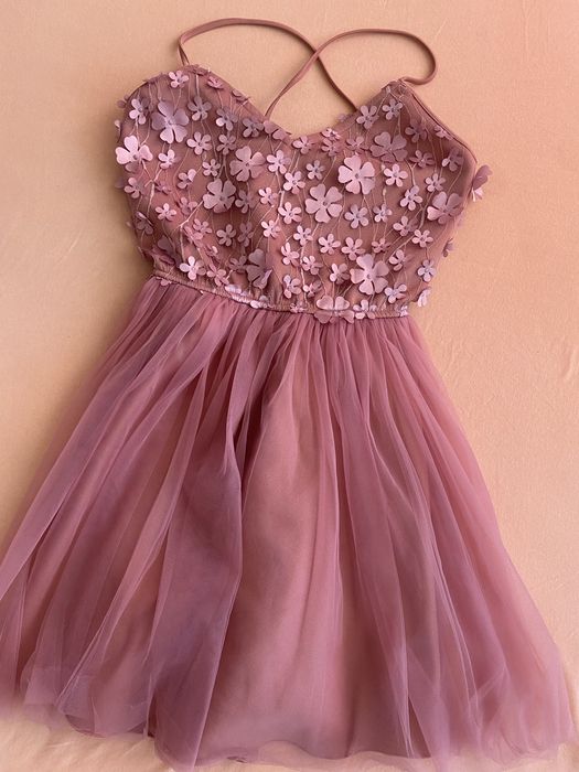 Елегантна рокля Loretti