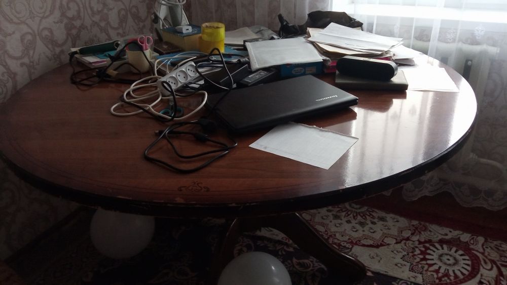 Продается круглый стол