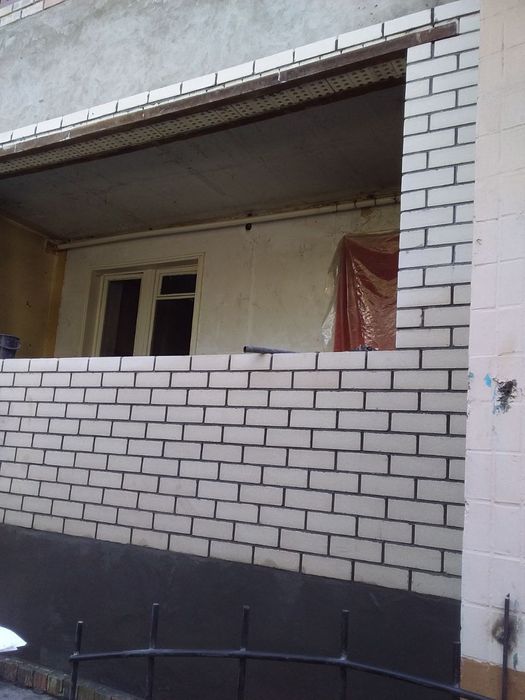 Balkonga g'isht teramiz.Kladka balkon.Керпичнач кладка балканов