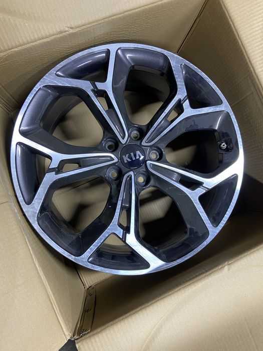 Комплект оригинальные диски р19 5-114,3 KIA Huyndai.