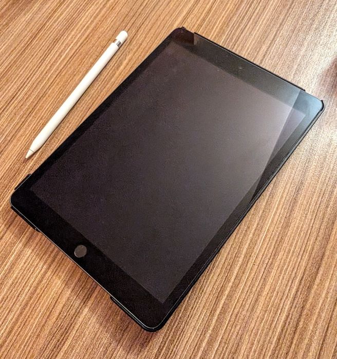 iPad 9th 64GB в много добро състояние + apple pen 1st gen  и калъф
