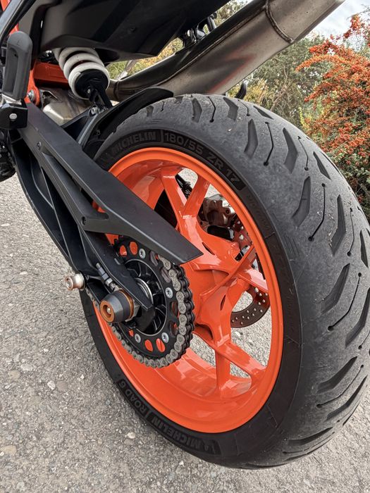 Vând KTM 890 Duke R (2023) – Full Extra / Tech Pack complet