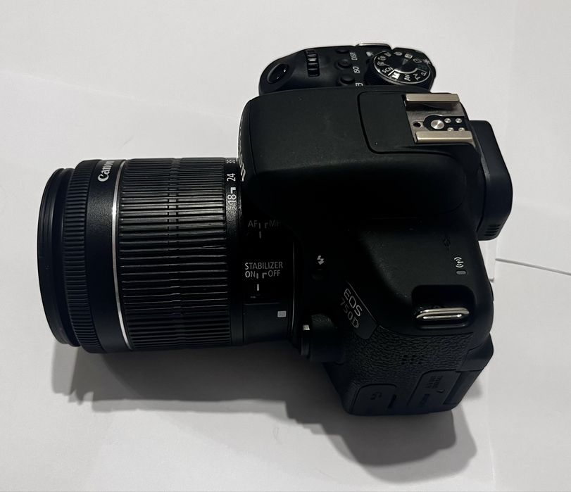 Canon EOS 750D + obiectiv original Canon 18 55mm