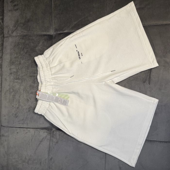 Pantaloni scurti OFF WHITE / Premium