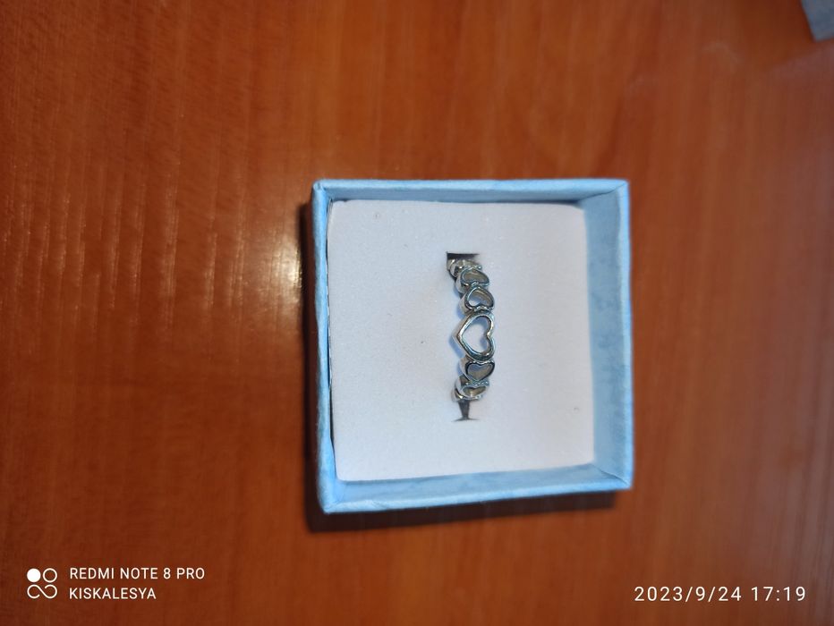 Серебряное кольцо сердечки