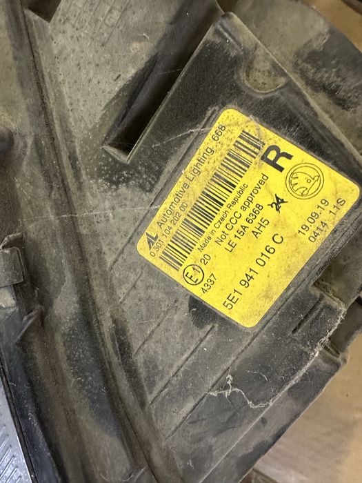 Scoda octavia 3 17г фейс фарове ОЕМ комплект