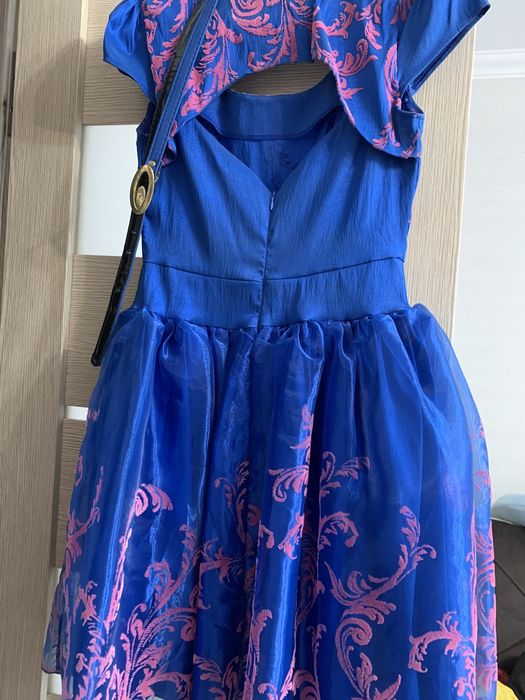 Нарядное платье