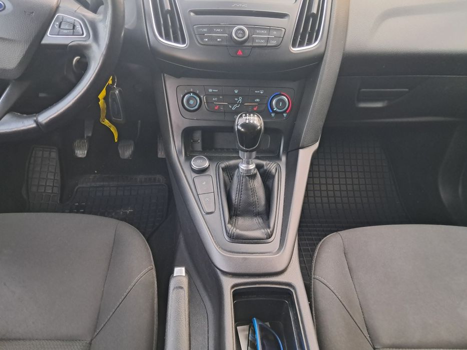 FORD Focus 2016 — imagine 5
