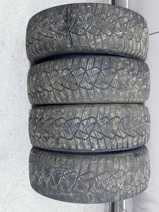 215/65/16 комплект Goodyeer