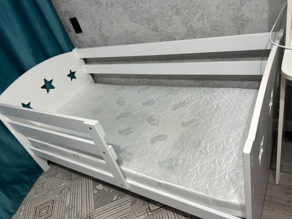 Продам детскую кроватку