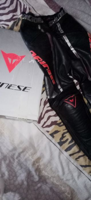 Pantaloni moto dainese