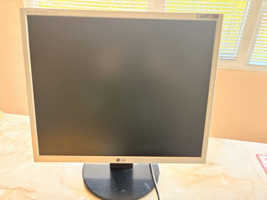 Монитор Dell 19 inch