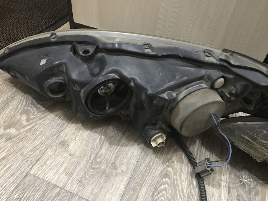 Продам фара на камри